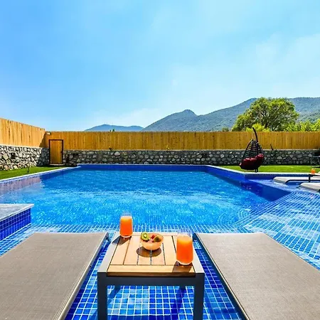 Sade 2 Modern Secluded * Sidek