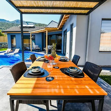 Sade 2 Modern Secluded *
