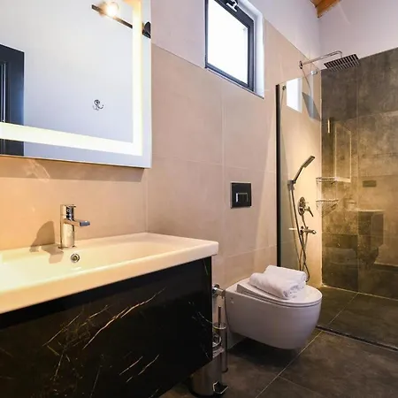 Sade 2 Modern Secluded * Sidek