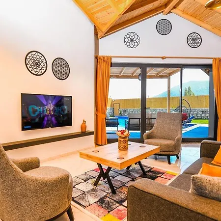Sade 2 Modern Secluded *